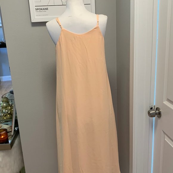 NWOT Charlie Paige Flowy Peach Dress, Small - Picture 7 of 7